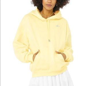 Alo Yoga Accolade Hoodie in Buttercup